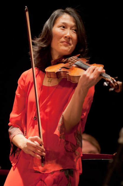 Lucia Lin, violin Soloist.